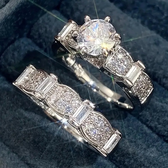 Elegant Silver Women's Ring Set. - Picture 2 of 6